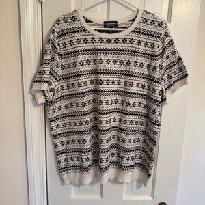Black and White Patterned Short Sleeve Sweater